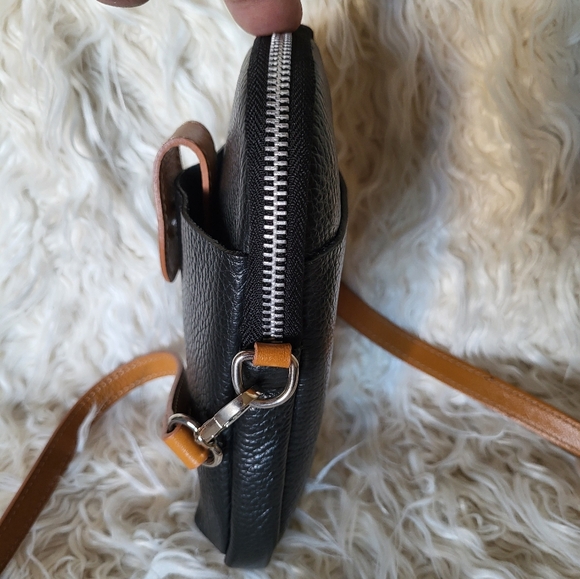 Divina Firenze Crossbody Italian Made Leather Black and Tan Small Bag - Picture 4 of 16